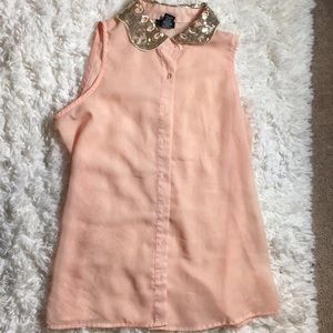 Peach colored tank top